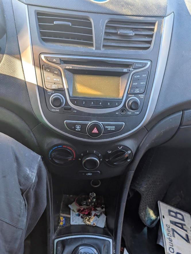 Продажа на аукционе авто 2017 Hyundai Accent, vin: KMHCT5AE7HU330360, номер лота: 76323235