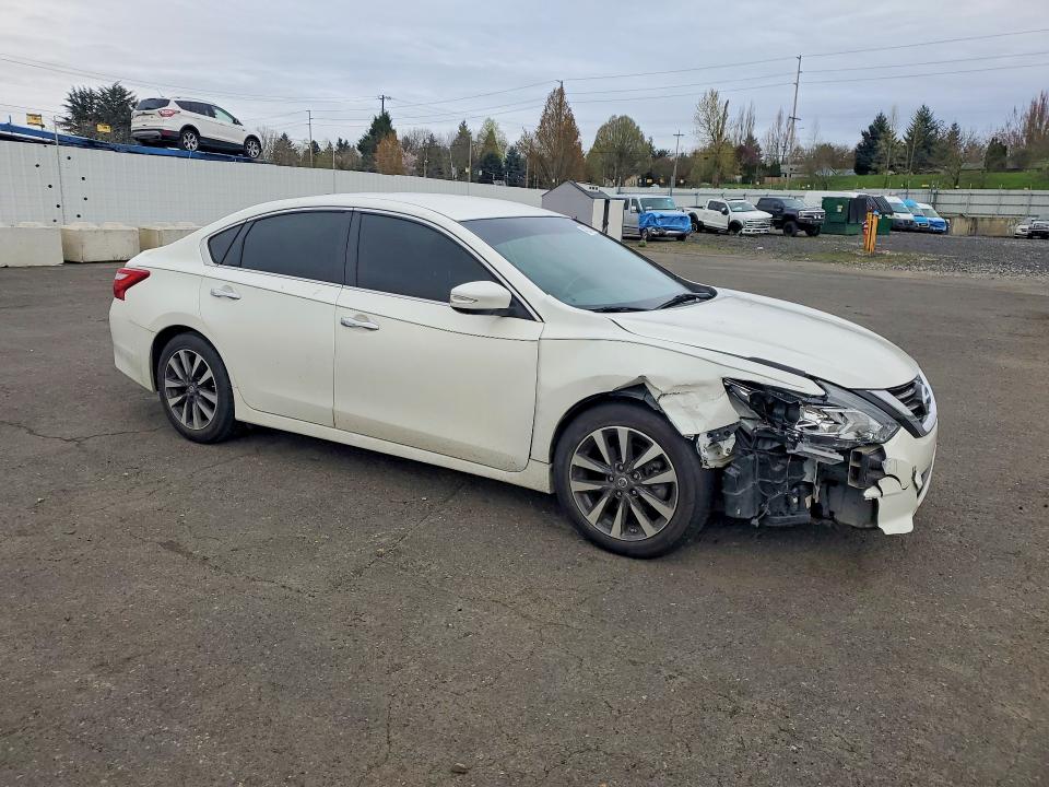 Продажа на аукционе авто 2017 Nissan Altima, vin: 1N4AL3AP2HC223228, номер лота: 48228186