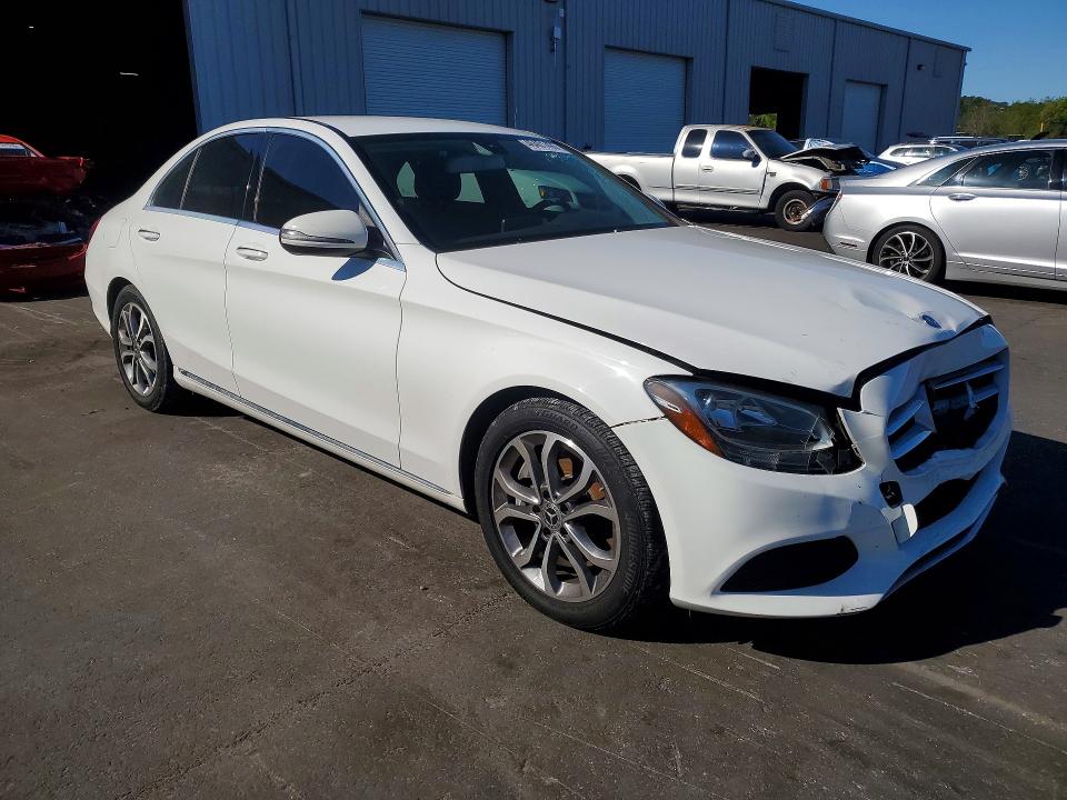 46401496 :رقم المزاد ، 55SWF4JB0HU224946 vin ، 2017 Mercedes-benz C مزاد بيع