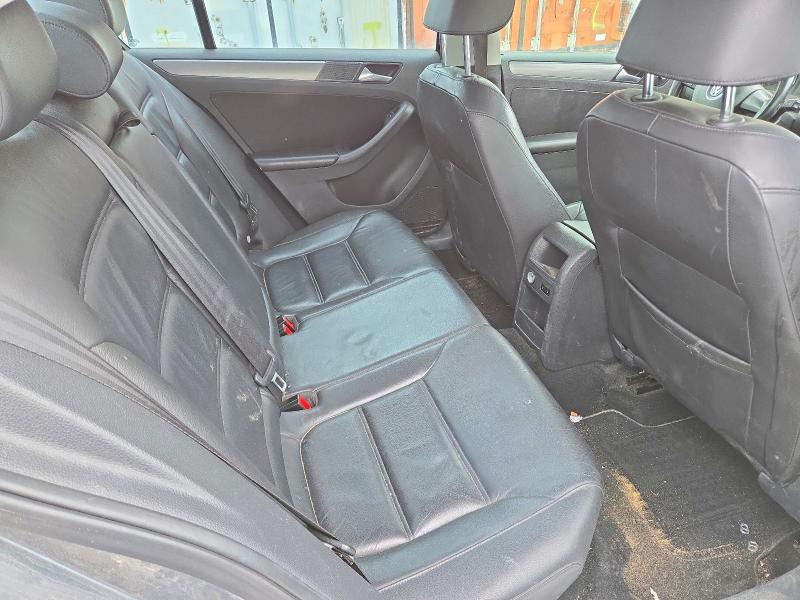 76109305 :رقم المزاد ، 3VWL07AJ1EM310978 vin ، 2014 Volkswagen Jetta مزاد بيع