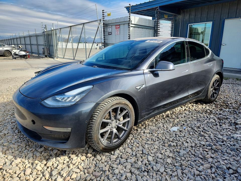 2018 Tesla Model 3 მანქანა იყიდება აუქციონზე, vin: 5YJ3E1EA1JF005040, აუქციონის ნომერი: 46113746