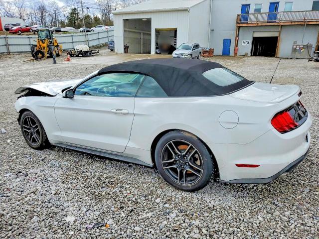 45643276 :رقم المزاد ، 1FATP8UH9J5177051 vin ، 2018 Ford Mustang مزاد بيع