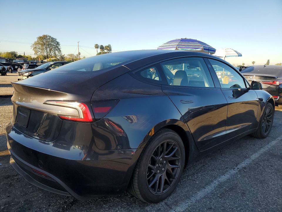 46021706 :رقم المزاد ، 5YJ3E1EAXSF058661 vin ، 2025 Tesla Model 3 مزاد بيع