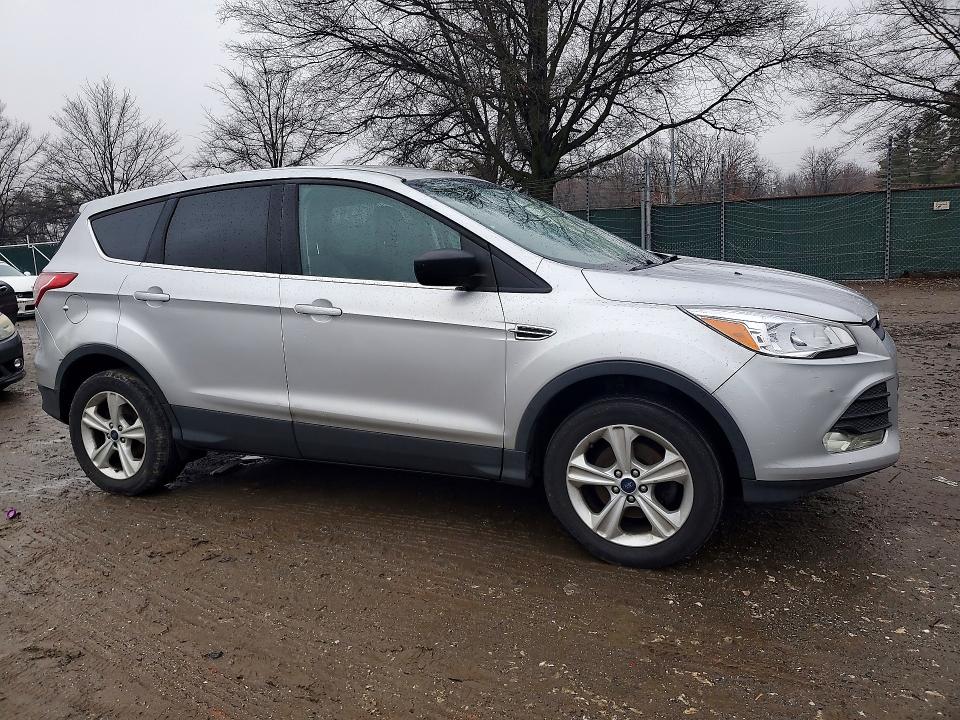 79899245 :رقم المزاد ، 1FMCU0GX4GUB04204 vin ، 2016 Ford Escape مزاد بيع
