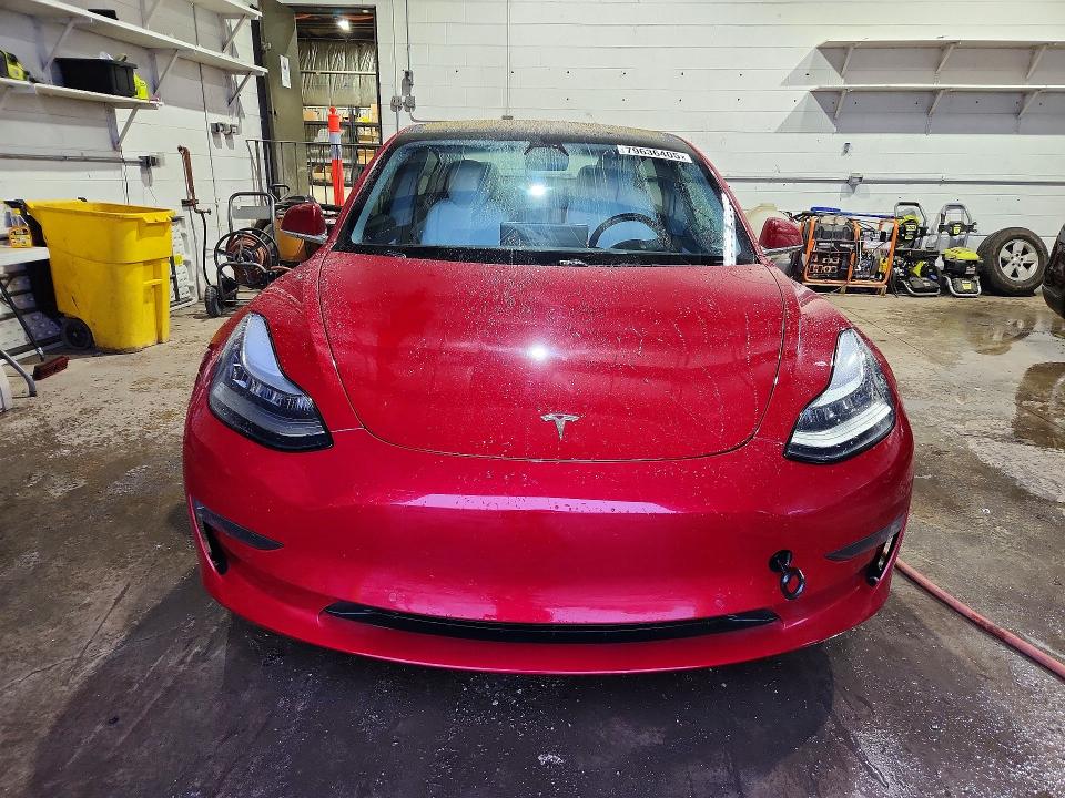 2018 Tesla Model 3 მანქანა იყიდება აუქციონზე, vin: 5YJ3E1EB7JF100744, აუქციონის ნომერი: 79636405