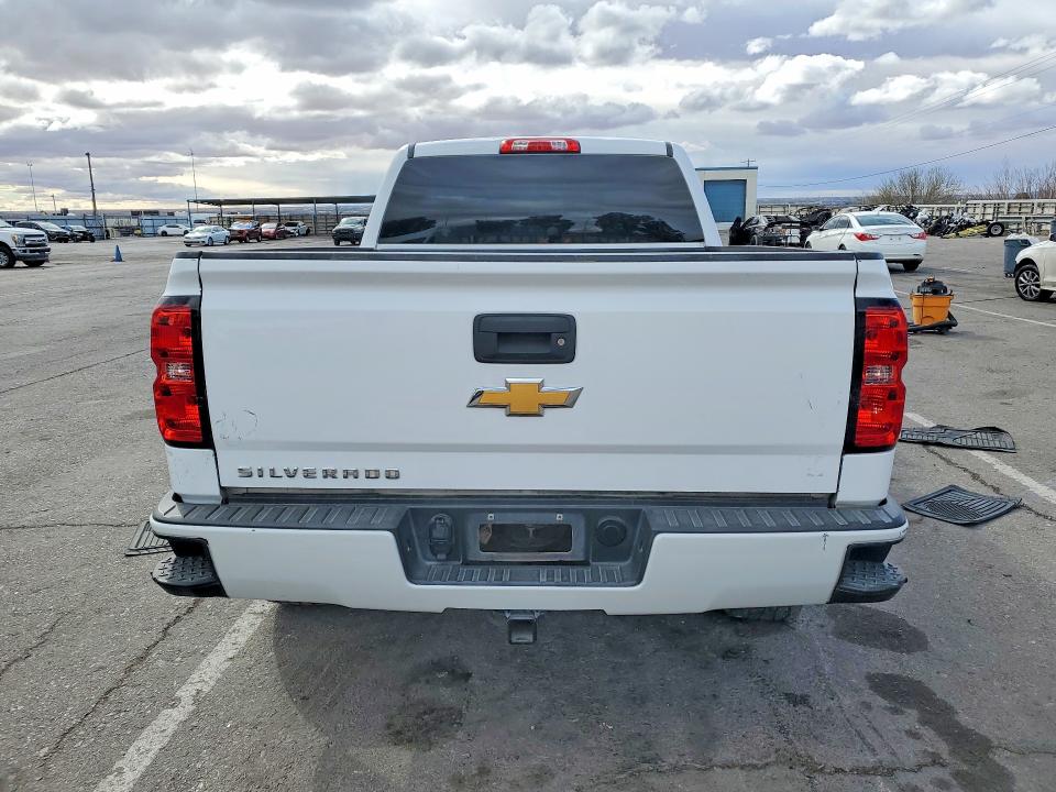 42009556 :رقم المزاد ، 3GCUKNECXJG540495 vin ، 2018 Chevrolet Silverado مزاد بيع