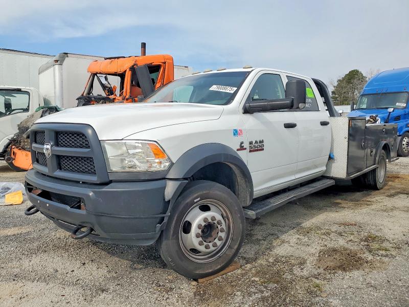 79008675 :رقم المزاد ، 3C7WRNFL2JG317700 vin ، 2018 Ram 5500 مزاد بيع