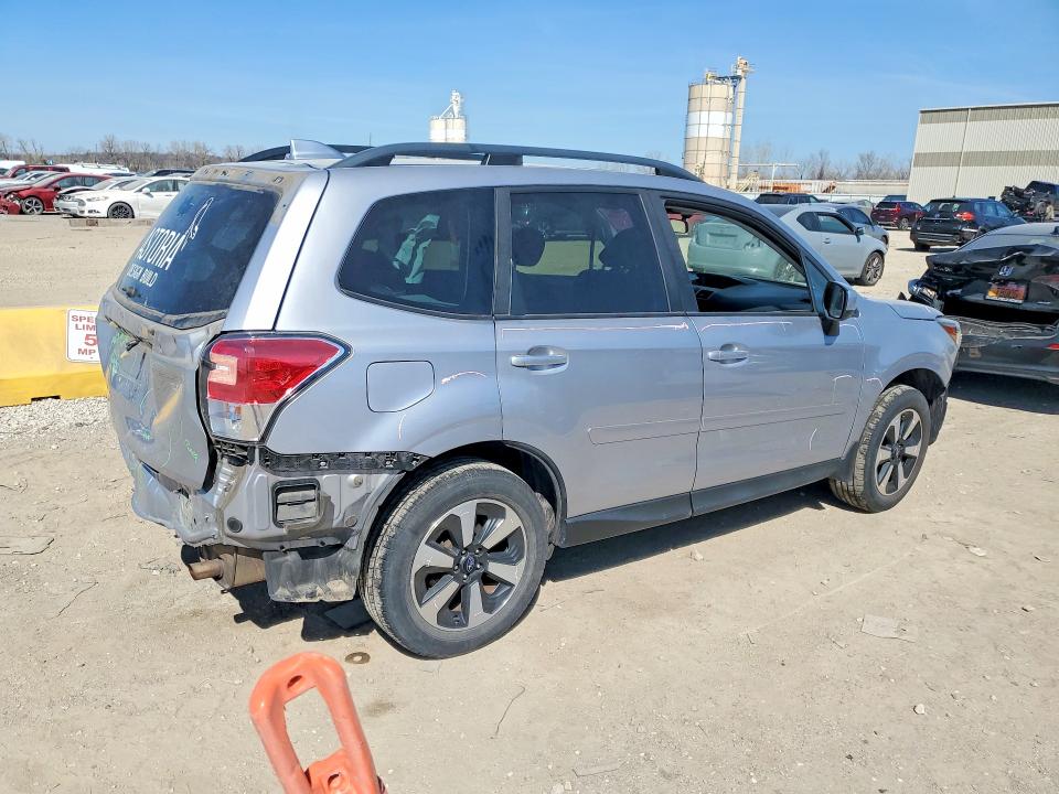 2017 Subaru Forester მანქანა იყიდება აუქციონზე, vin: JF2SJAEC4HH549245, აუქციონის ნომერი: 46334436