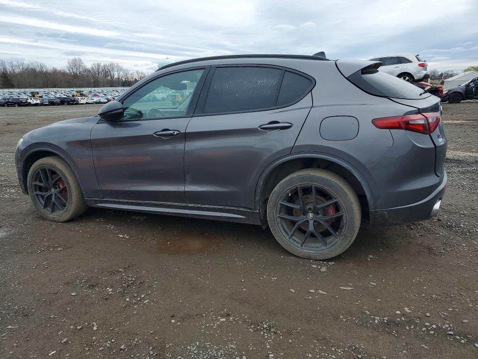 47589816 :رقم المزاد ، ZASPAKBN0M7D09519 vin ، 2021 Alfa Romeo Stelvio مزاد بيع