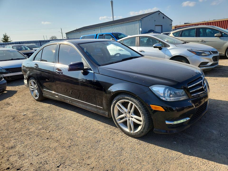 Продажа на аукционе авто 2014 Mercedes-benz C, vin: WDDGF8ABXEA944262, номер лота: 47701676