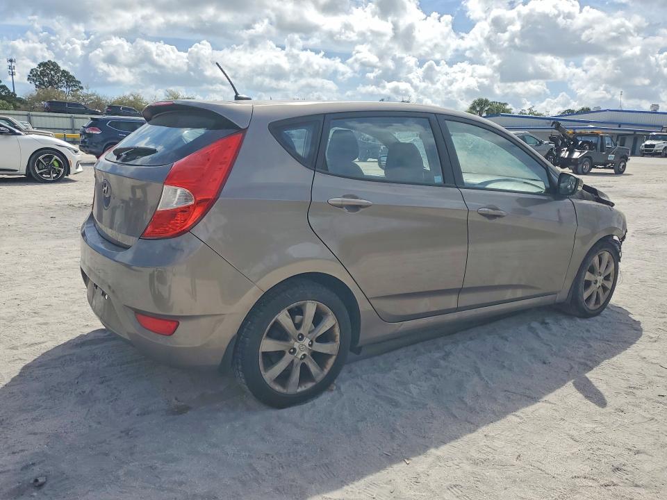 2014 Hyundai Accent მანქანა იყიდება აუქციონზე, vin: KMHCU5AE2EU162149, აუქციონის ნომერი: 45747636