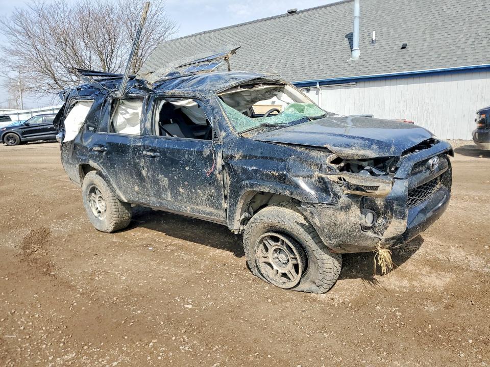 47218446 :رقم المزاد ، JTEBU5JR8H5427282 vin ، 2017 Toyota 4runner مزاد بيع
