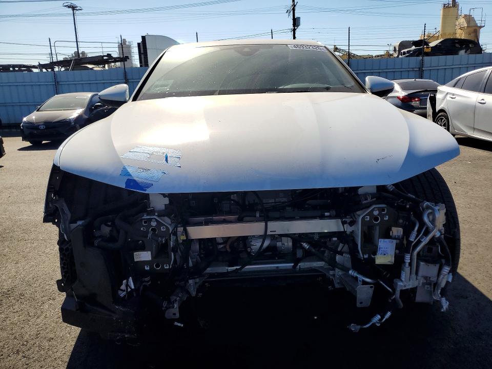 2024 Audi Q8 E-tron მანქანა იყიდება აუქციონზე, vin: WA1CAAGE9RB022074, აუქციონის ნომერი: 46932326