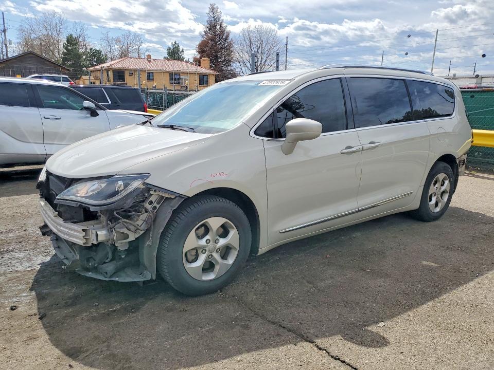 47097676 :رقم المزاد ، 2C4RC1EG3HR839698 vin ، 2017 Chrysler Pacifica مزاد بيع