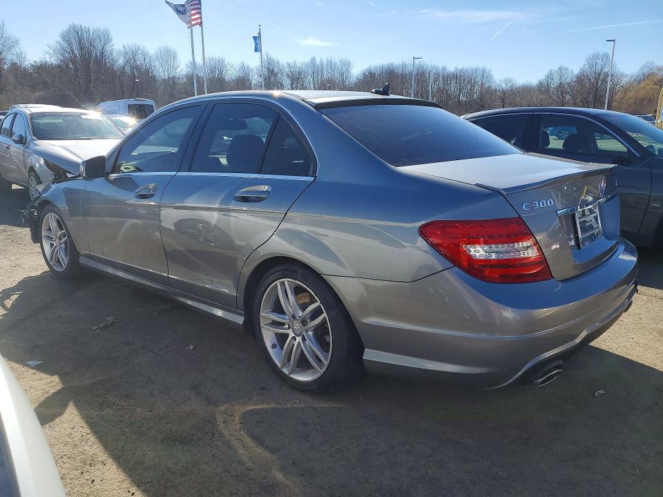 2012 Mercedes Benz C მანქანა იყიდება აუქციონზე, vin: WDDGF8BB1CR201065, აუქციონის ნომერი: 79822695