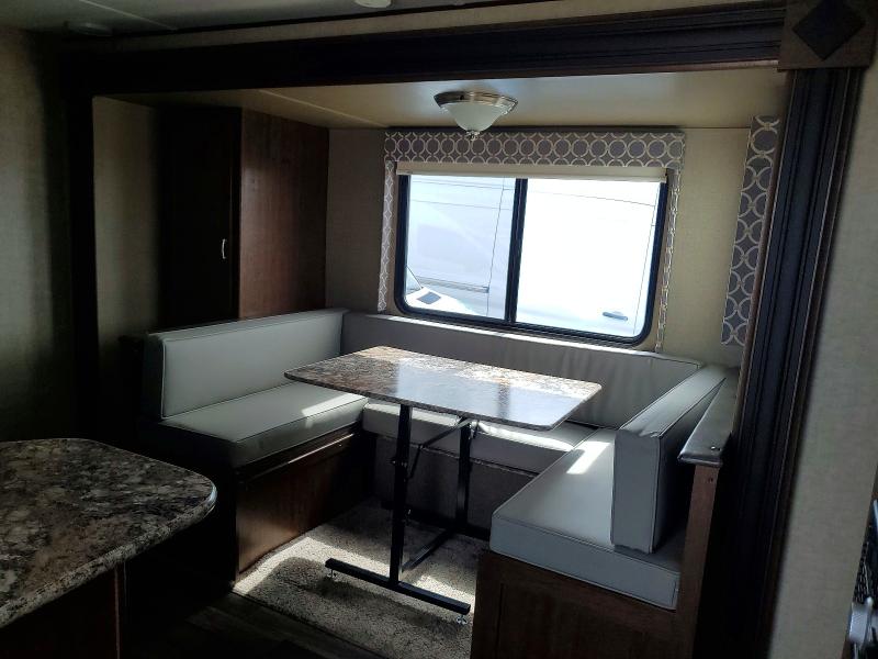 46954126 :رقم المزاد ، 4YDT24B29GN202259 vin ، 2016 Keystone Hideout مزاد بيع