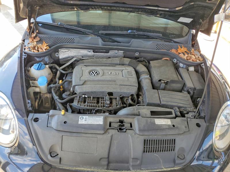 47828376 :رقم المزاد ، 3VWF17AT3HM618198 vin ، 2017 Volkswagen Beetle مزاد بيع