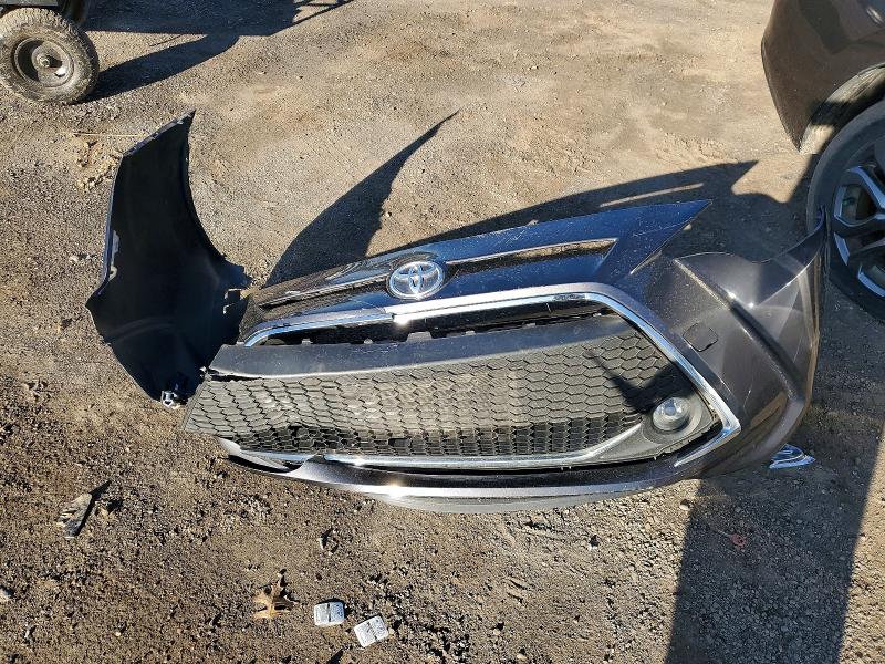 79717175 :رقم المزاد ، 3MYDLBYV4KY512472 vin ، 2019 Toyota Yaris مزاد بيع