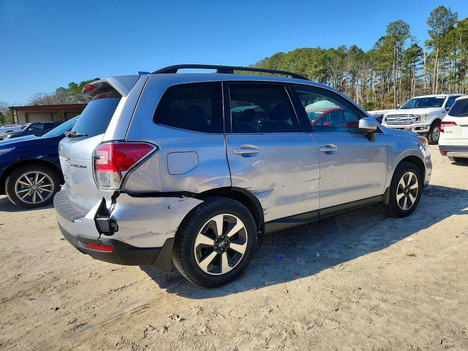 Продажа на аукционе авто 2018 Subaru Forester, vin: JF2SJAJC0JH536827, номер лота: 46145596