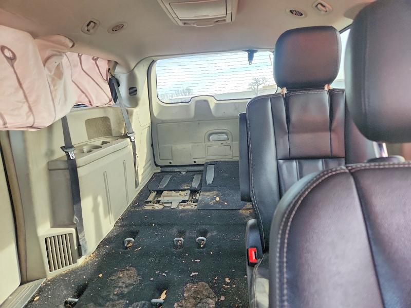 79527575 :رقم المزاد ، 2C4RC1BG5GR113974 vin ، 2016 Chrysler Town & Country مزاد بيع