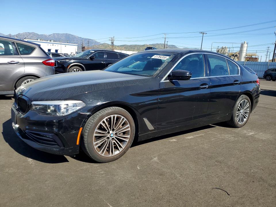 41784356 :رقم المزاد ، WBAJA5C58JWA38340 vin ، 2018 Bmw 530 مزاد بيع