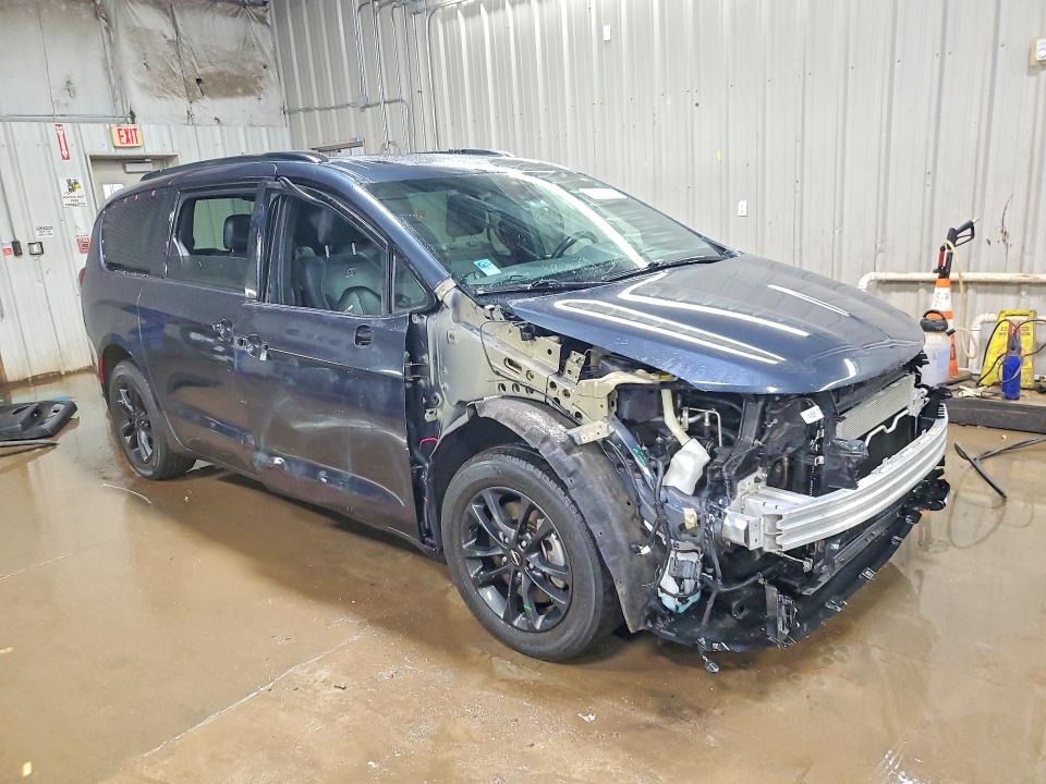 79905095 :رقم المزاد ، 2C4RC3BG7LR267852 vin ، 2020 Chrysler Pacifica مزاد بيع