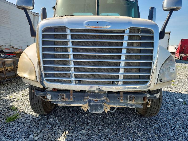 Продаж на аукціоні авто 2015 Freightliner Cascadia, vin: 1FUBGED56FLGL0454, номер лоту: 41761476