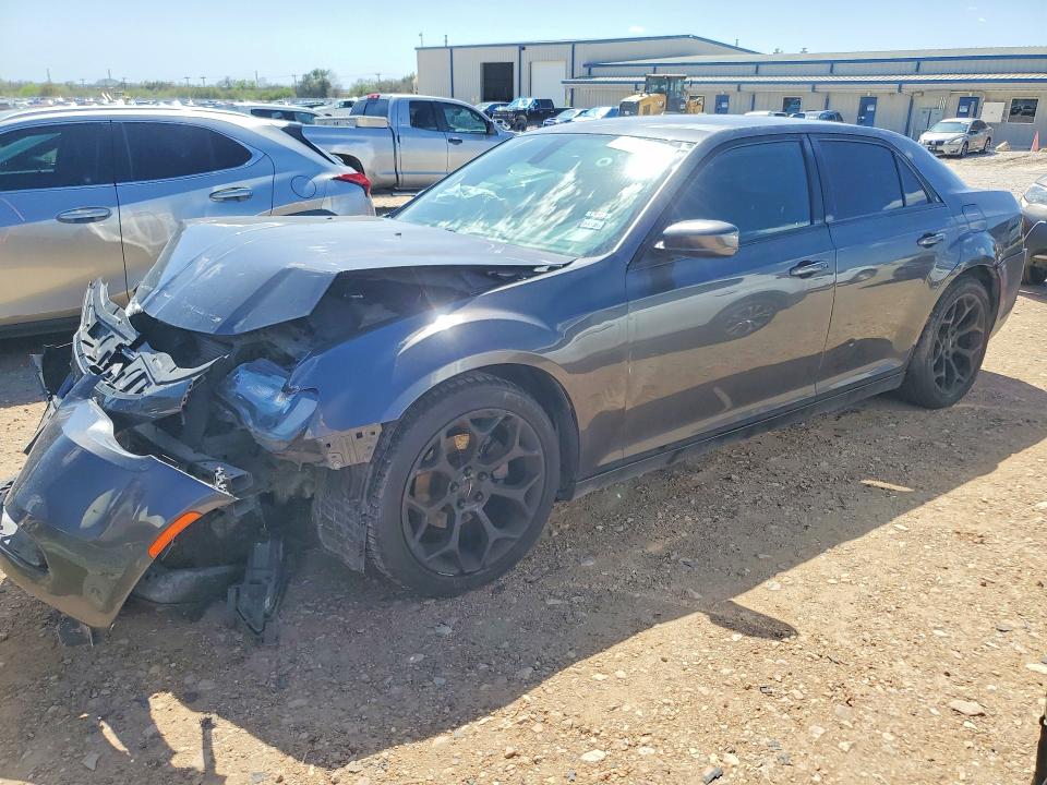 41647706 :رقم المزاد ، 2C3CCABG8KH697408 vin ، 2019 Chrysler 300 مزاد بيع