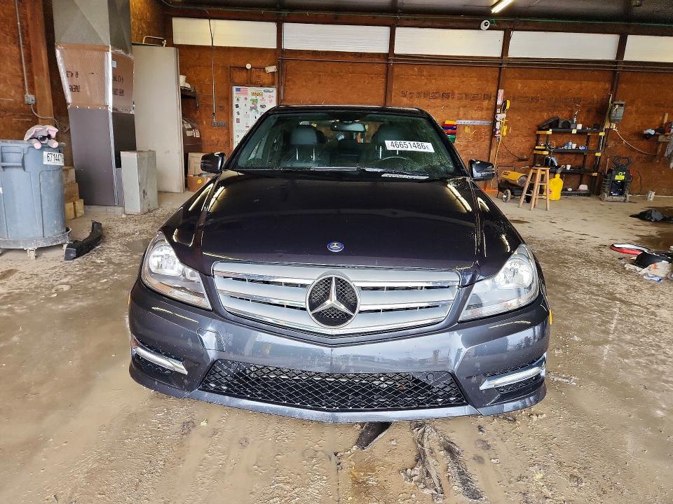 46651486 :رقم المزاد ، WDDGF8BBXCR199445 vin ، 2012 Mercedes-benz C مزاد بيع