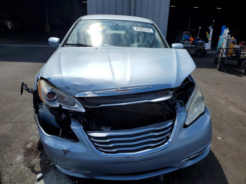 47287216 :رقم المزاد ، 1C3CCBBB0DN545904 vin ، 2013 Chrysler 200 مزاد بيع