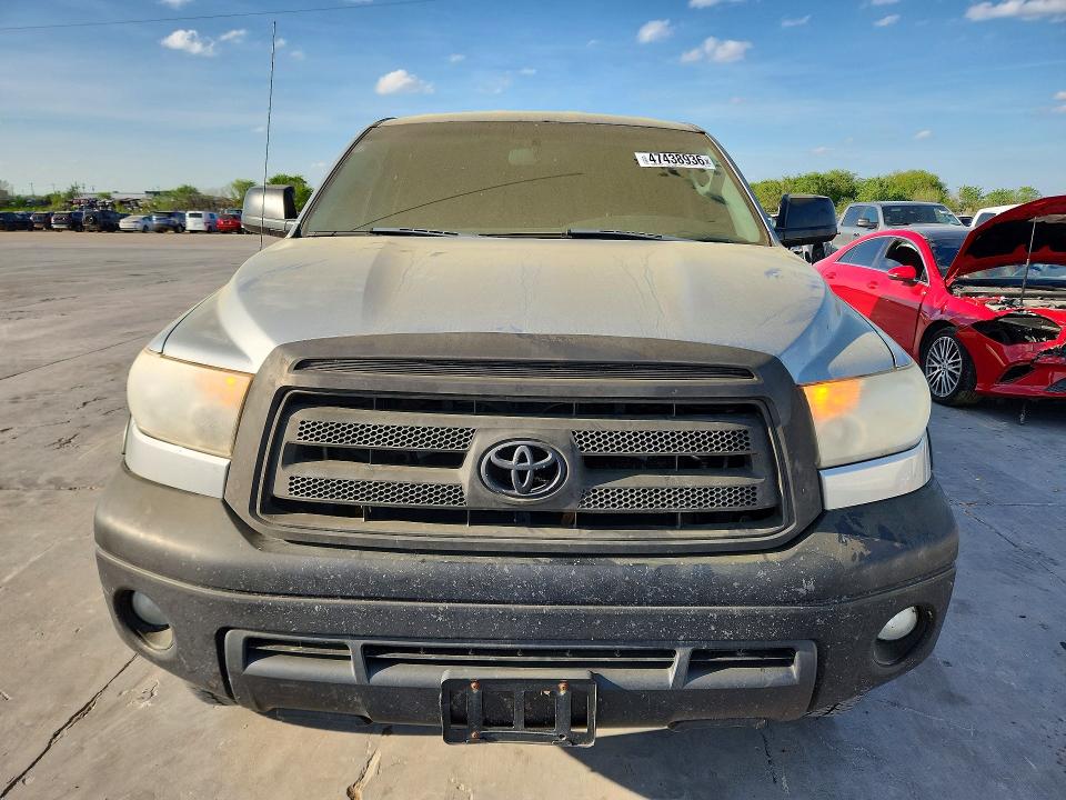 47438936 :رقم المزاد ، 5TFUM5F11AX015005 vin ، 2010 Toyota Tundra مزاد بيع