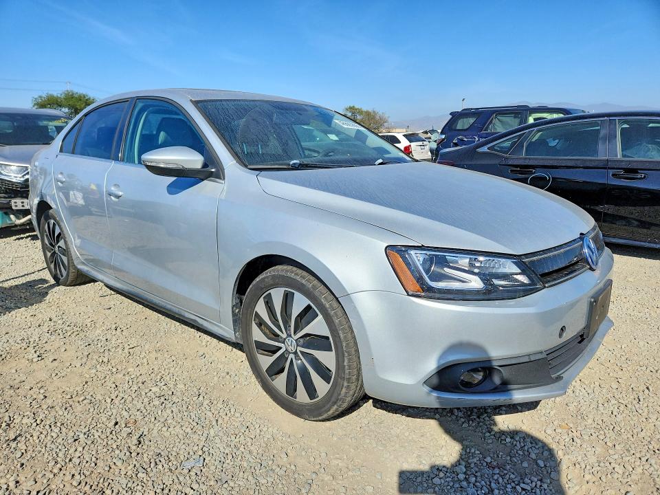 46665606 :رقم المزاد ، 3VW637AJ6EM266853 vin ، 2014 Volkswagen Jetta مزاد بيع