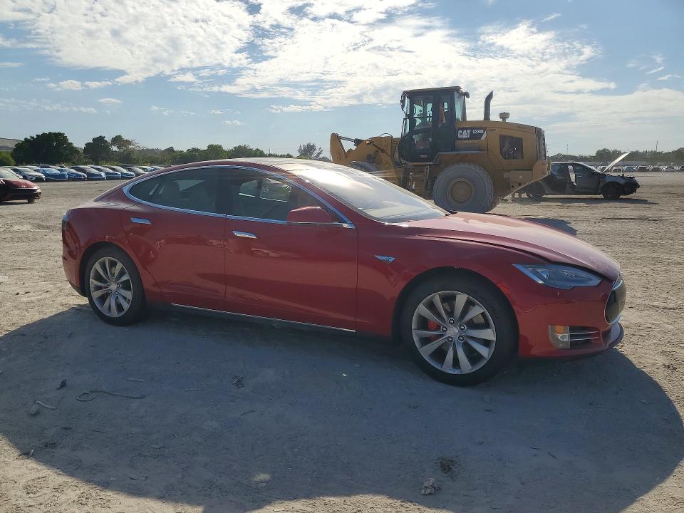 Продажа на аукционе авто 2015 Tesla Model S, vin: 5YJSA1H49FF084378, номер лота: 47275996