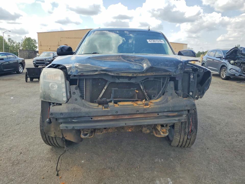 47301516 :رقم المزاد ، 1GKS2EEF2BR213628 vin ، 2011 Gmc Yukon مزاد بيع