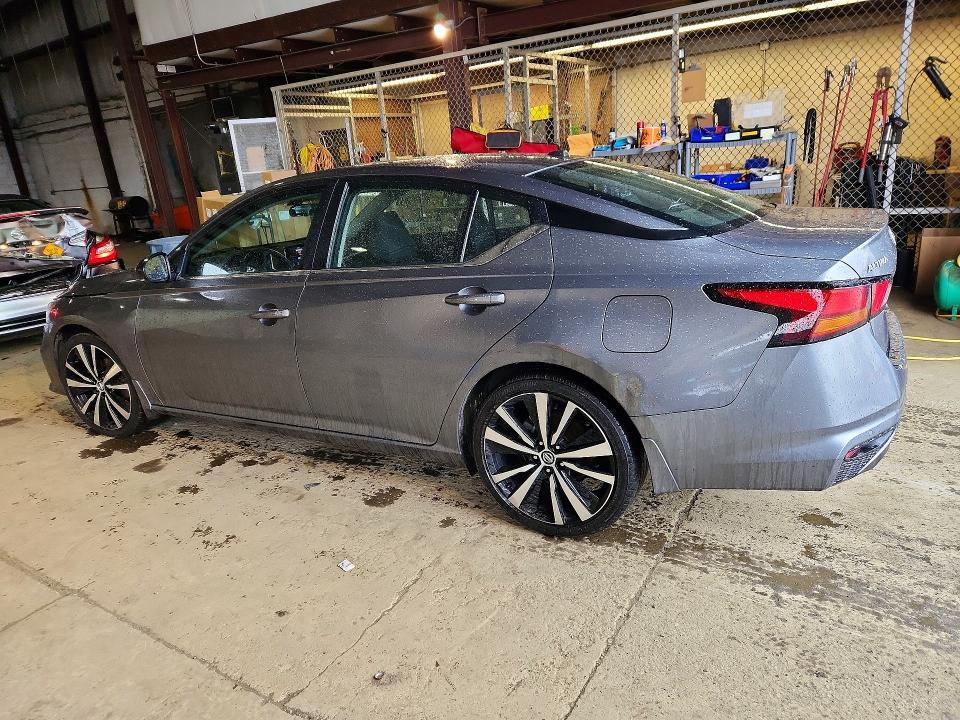 41818936 :رقم المزاد ، 1N4BL4CVXMN417185 vin ، 2021 Nissan Altima مزاد بيع