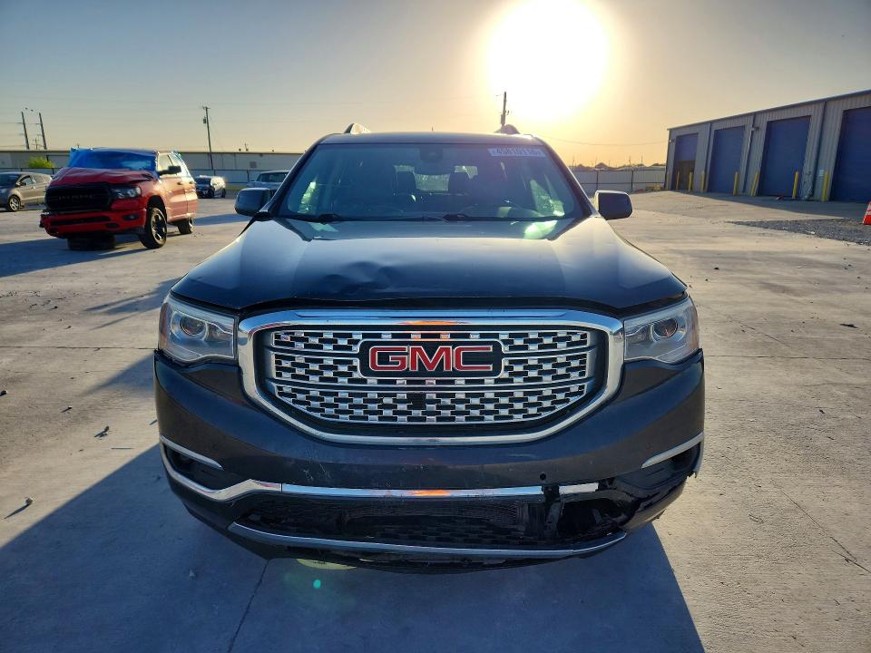 45810116 :رقم المزاد ، 1GKKNPLS9HZ289360 vin ، 2017 Gmc Acadia مزاد بيع
