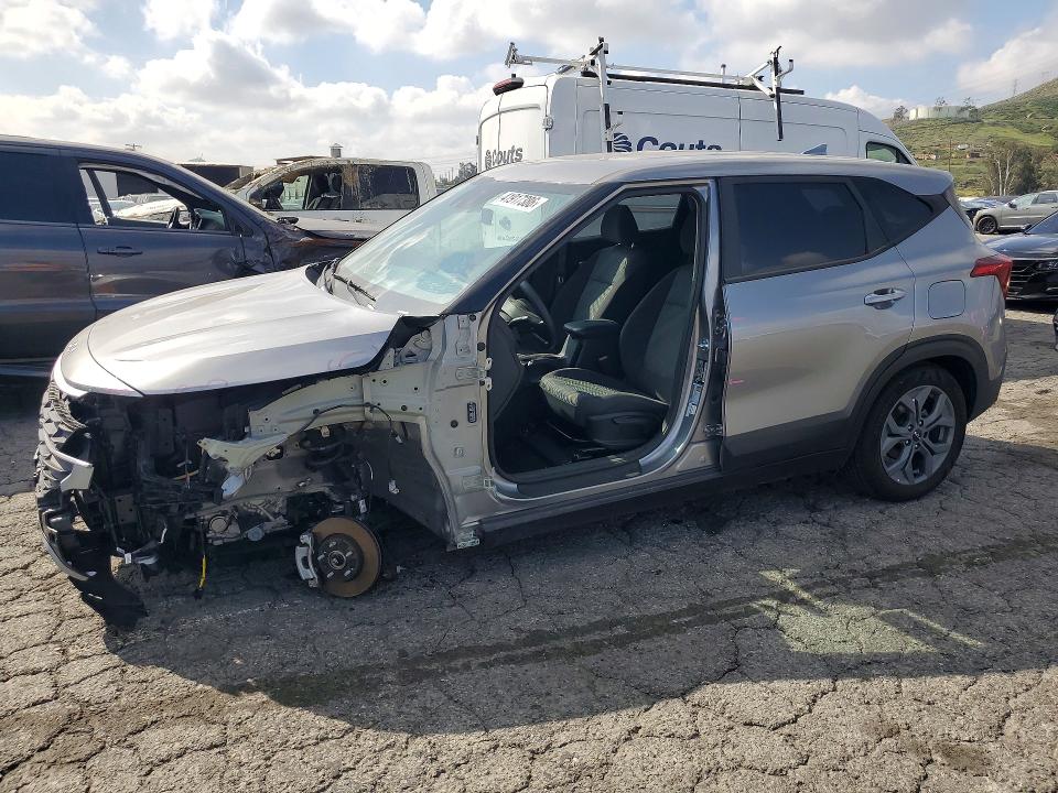 41917386 :رقم المزاد ، KNDEP2AA9T7870636 vin ، 2026 Kia Seltos مزاد بيع