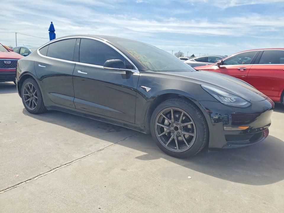 46529526 :رقم المزاد ، 5YJ3E1EA4KF189987 vin ، 2019 Tesla Model 3 مزاد بيع