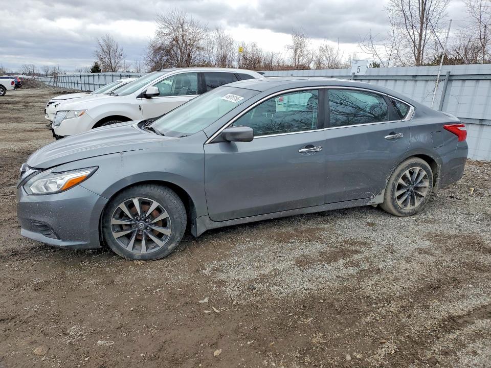 Продажа на аукционе авто 2017 Nissan Altima, vin: 1N4AL3APXHN340480, номер лота: 45810156