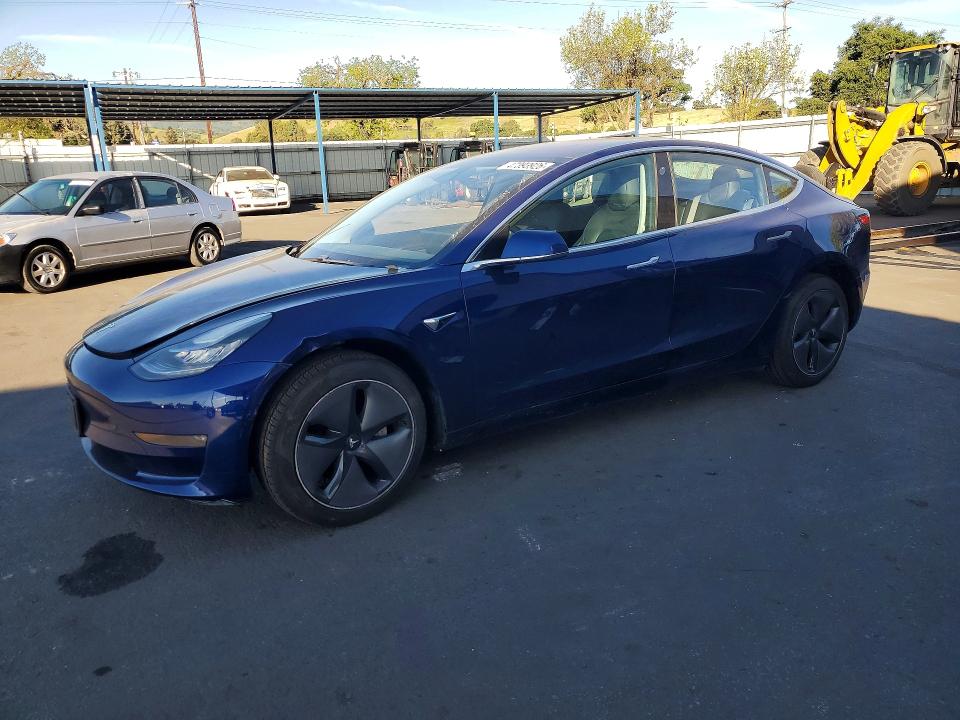 Продаж на аукціоні авто 2018 Tesla Model 3, vin: 5YJ3E1EA9JF160242, номер лоту: 47393926