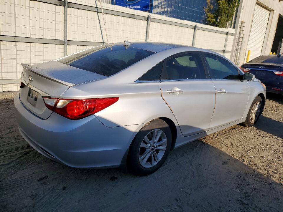 46931066 :رقم المزاد ، 5NPEB4AC7DH659511 vin ، 2013 Hyundai Sonata مزاد بيع