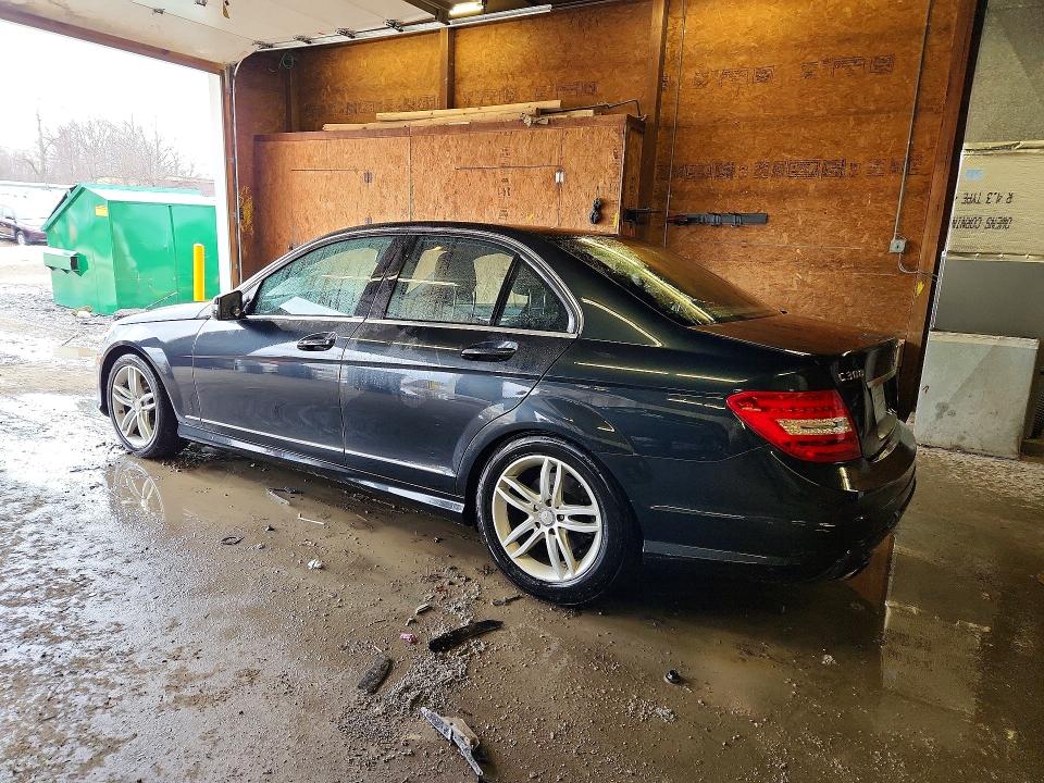 46651486 :رقم المزاد ، WDDGF8BBXCR199445 vin ، 2012 Mercedes-benz C مزاد بيع