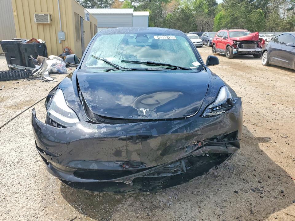 45889126 :رقم المزاد ، 5YJ3E1EA8NF372085 vin ، 2022 Tesla Model 3 مزاد بيع