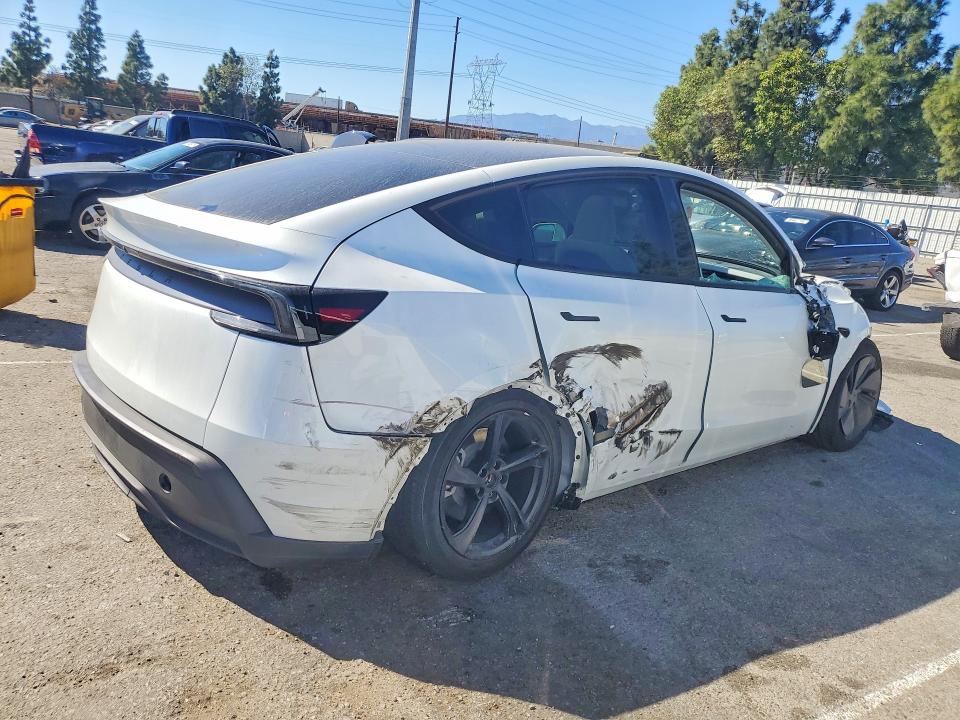 46687546 :رقم المزاد ، 7SAYGDED7TF455728 vin ، 2026 Tesla Model Y مزاد بيع