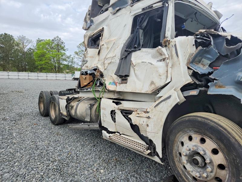 46961646 :رقم المزاد ، 4V4NC9EH9LN242166 vin ، 2020 Volvo Vn مزاد بيع