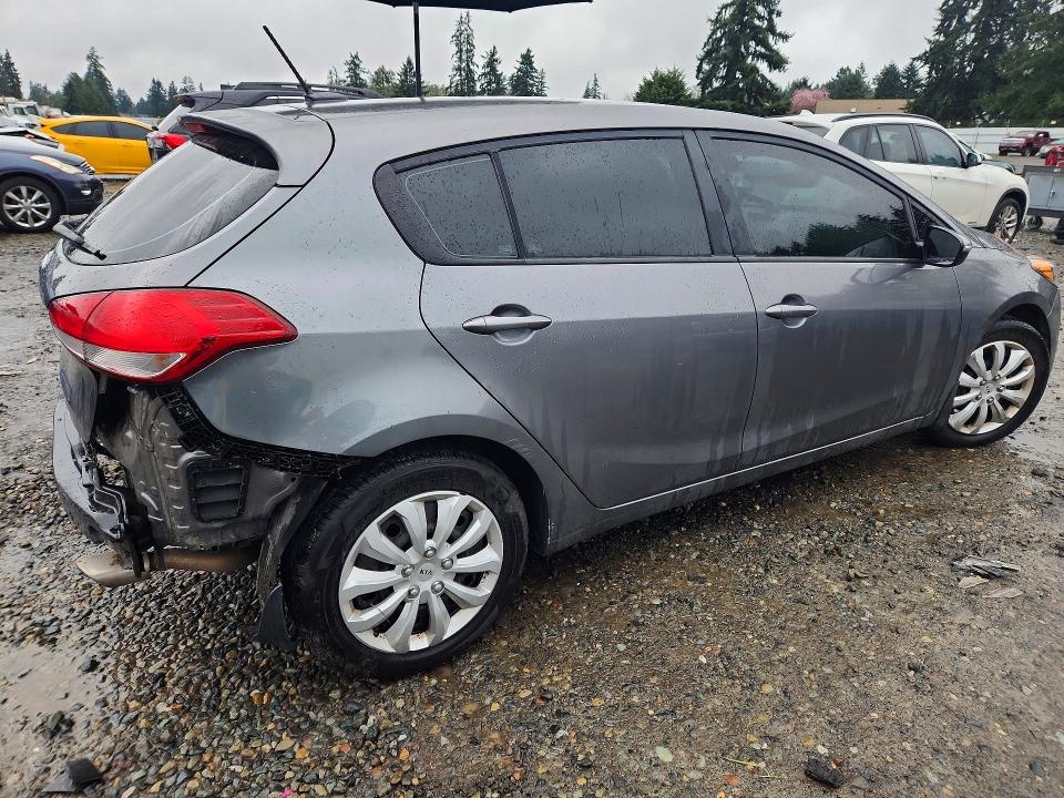 2016 Kia Forte5 მანქანა იყიდება აუქციონზე, vin: KNAFK5A88G5587984, აუქციონის ნომერი: 46358606