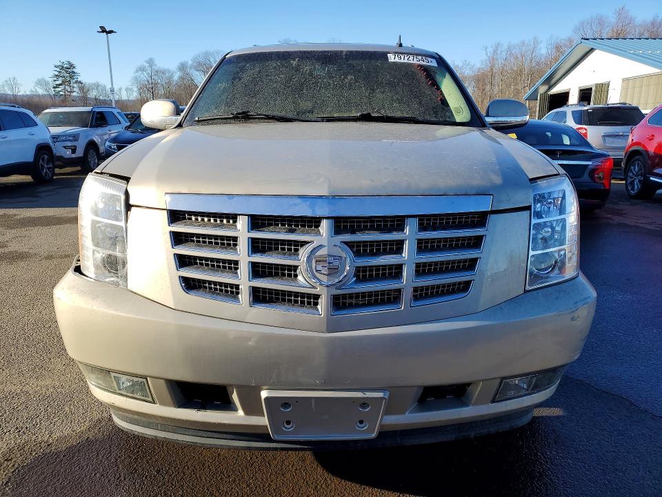 2008 Cadillac Escalade მანქანა იყიდება აუქციონზე, vin: 1GYFK66868R241549, აუქციონის ნომერი: 79727545