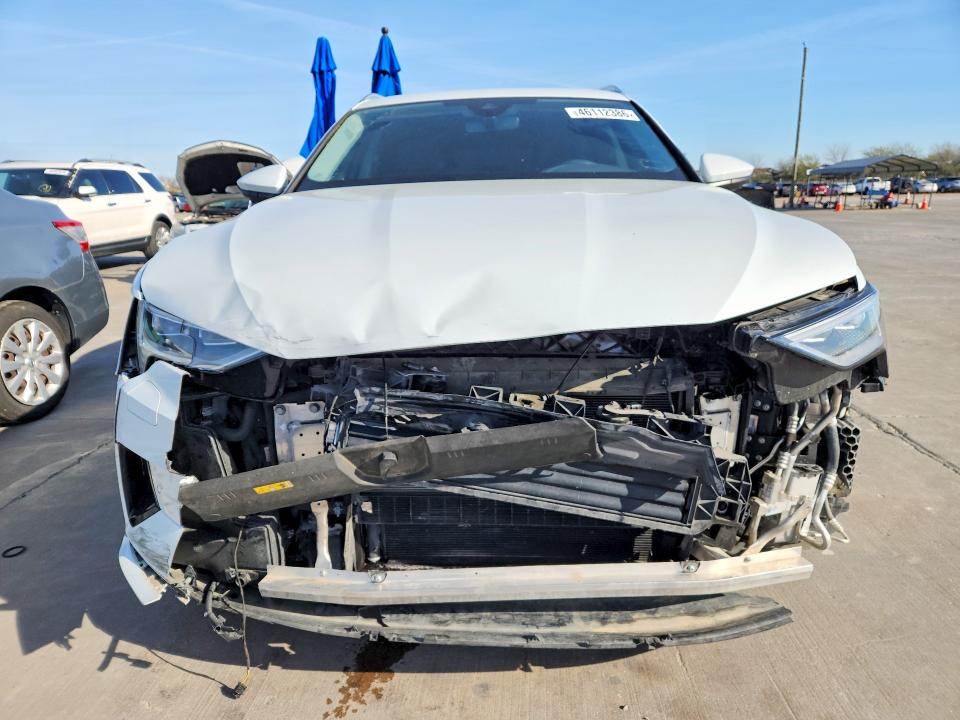 Продаж на аукціоні авто 2022 Audi E-tron, vin: WA1LAAGE3NB027118, номер лоту: 46112386