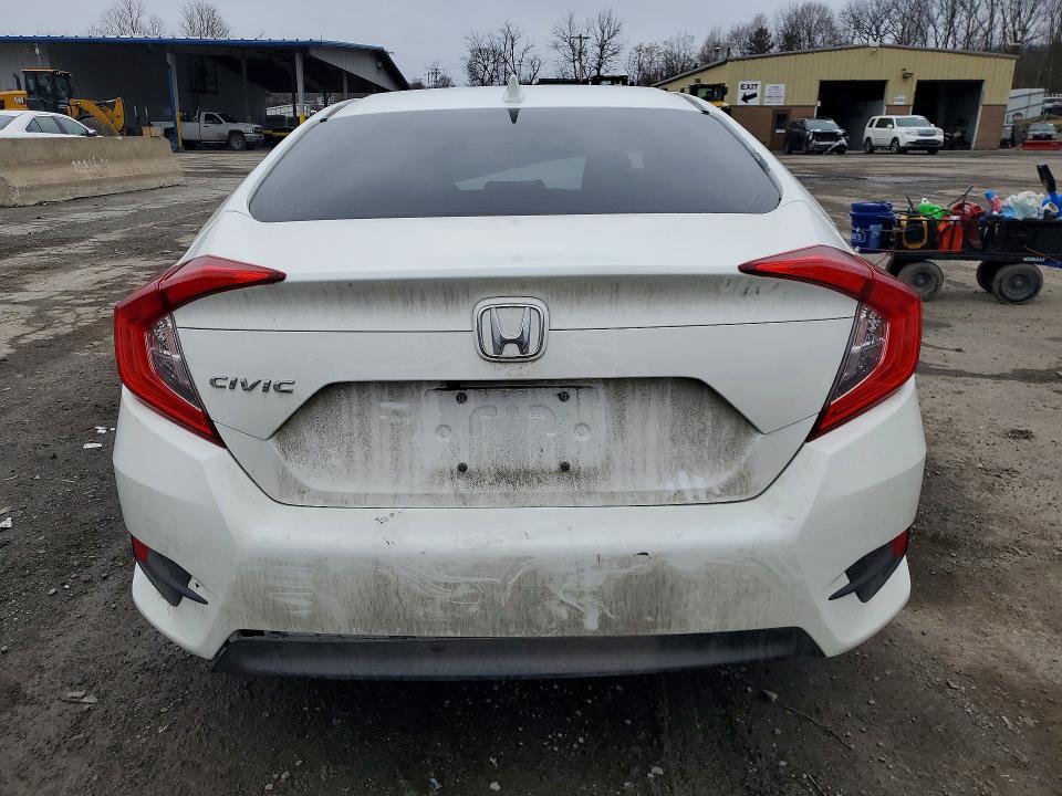 42006136 :رقم المزاد ، 19XFC2F76JE023941 vin ، 2018 Honda Civic مزاد بيع