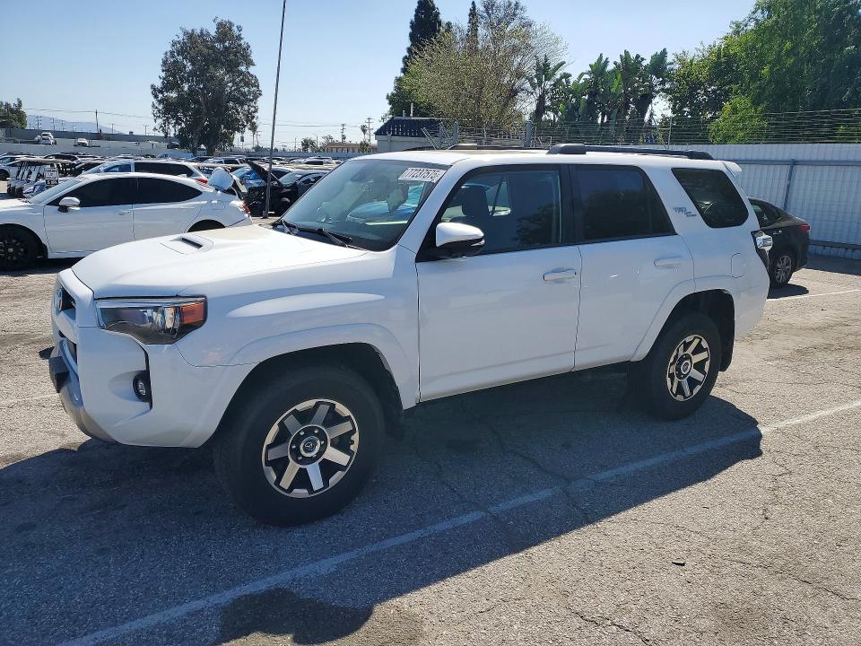 77237575 :رقم المزاد ، JTERU5JR1N6007335 vin ، 2022 Toyota 4runner مزاد بيع